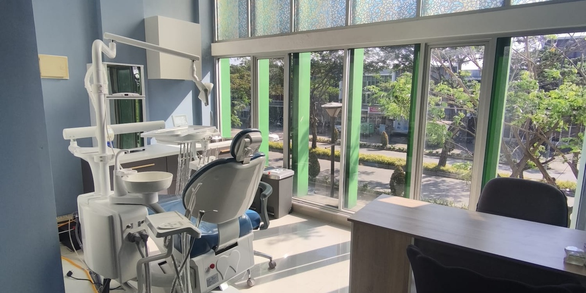 Tampak Depan Nine Dental Klinik